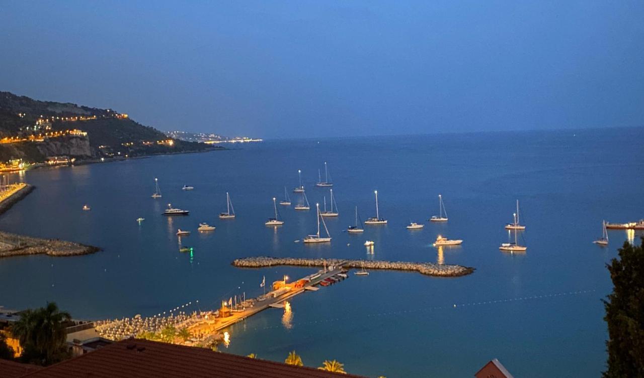 מנטון Villa L'Ensoleillee Vue Panoramique Mer, 250 M De La Plage Et Du Centre Ville מראה חיצוני תמונה