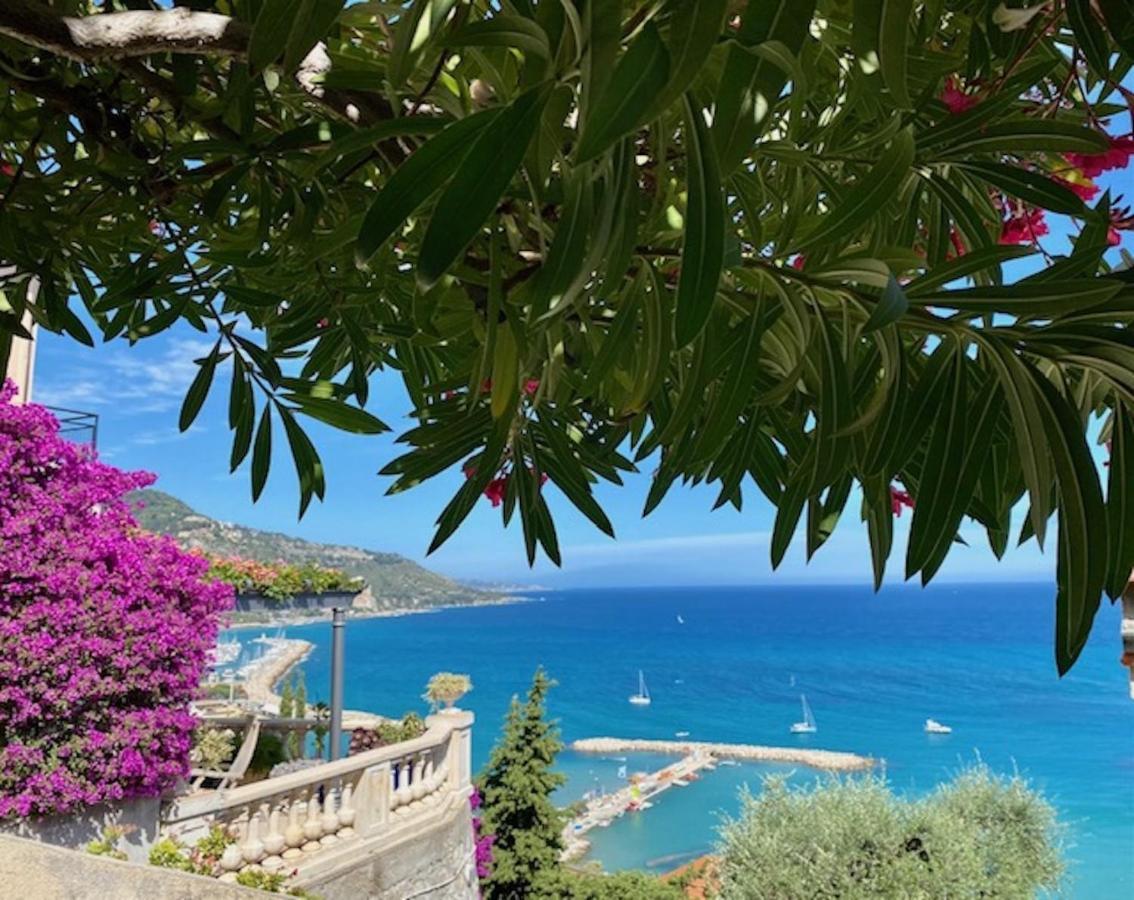 מנטון Villa L'Ensoleillee Vue Panoramique Mer, 250 M De La Plage Et Du Centre Ville מראה חיצוני תמונה